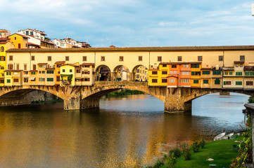 Fototapeta na wymiar View of the Ponte Vecchio (Old Bridge) in Florence Italy