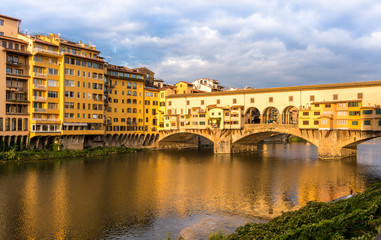 Obraz premium View or Ponte Vecchio in Florence Italy