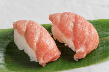 大トロと握り寿司 fattest meat of tuna