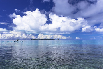 セブンティアイランドの島々と南国の雲