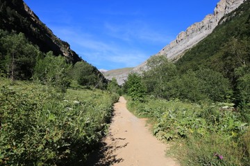 Fototapeta na wymiar Mountains in the Pyrenees, Ordesa Valley National Park , Spain.