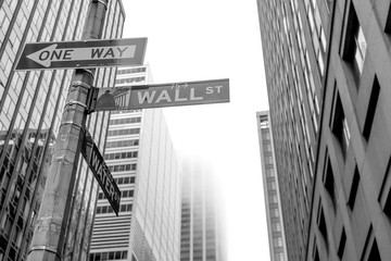 Fototapety  Słynny znak Wall Street na ulicy Manhattan, NYC