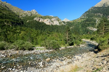 Fototapeta na wymiar Landscape of Ordesa National Park, VALLEY OF BUJIRUELO , Pyrenees, Spain. 