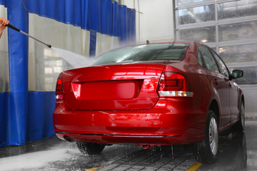 Obraz na płótnie Canvas Car in car wash station