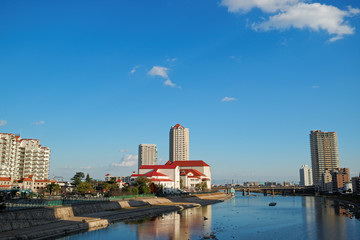 宝塚大劇場と武庫川