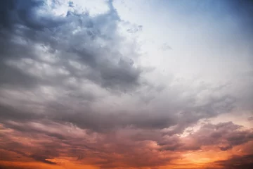 Afwasbaar Fotobehang Hemel Stormachtige wolken, abstracte achtergrond