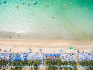 Fototapeta premium Aerial beach perspective.