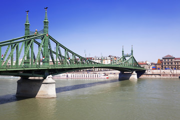 Obraz premium Liberty Bridge over Danube river in Budapest, Hungary