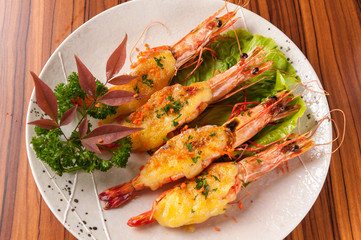 Grilled shrimp with cheese