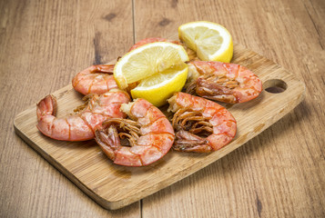 Langostinos con limón a la plancha