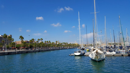 Fototapeta na wymiar Vue of Barcelona Port