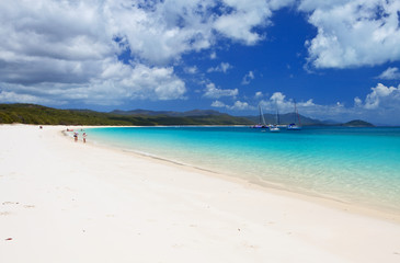 Beautiful blue water of Whitehaven Beach in the Whitsundays