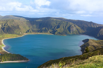 Obraz premium Lake Fogo, Sao Miguel Island, Azores, Portugal. Lagoa do Fogo (Lake of Fire) is the highest lake of Sao Miguel island and surrounded by Natural Reserve.