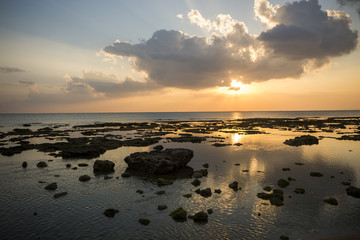 Fototapeta na wymiar 沖縄・瀬長島の海岸の夕景