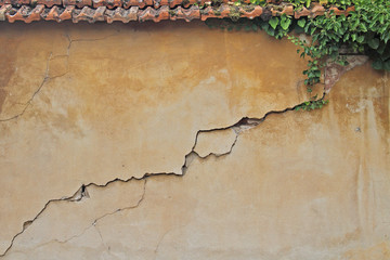 Riss in der Wand