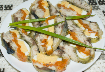 Starter roll of mackerel with egg and vegetables