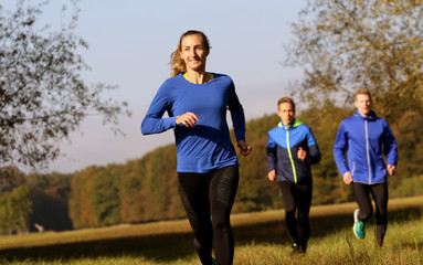 Freunde beim gemeinsamen Lauftraining