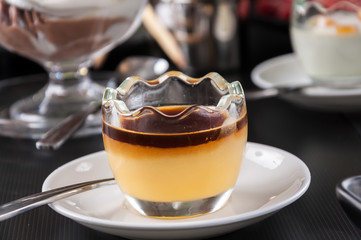 Caramel pudding