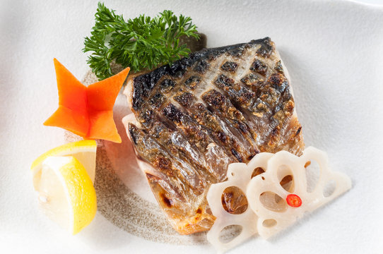 Grilled Mackerel,Japanese cuisine,kaiseki