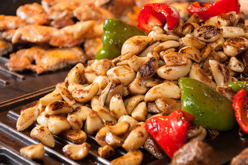 Roasted garlic with black pepper, green pepper