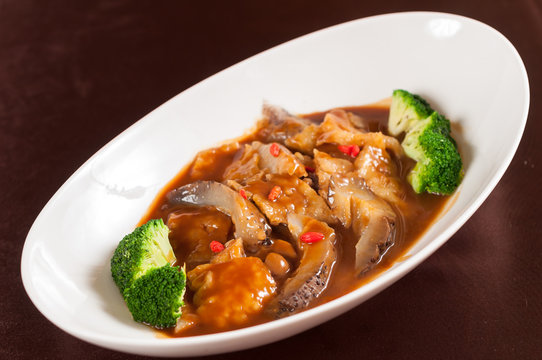 Braised sea cucumber with oyster sauce