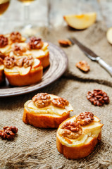 Apple Brie maple syrup walnut crostini