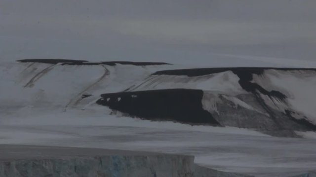 Franz-Josef Land. Glaciers and snowbanks on Islands Payer.
