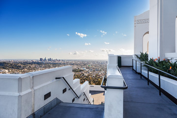 Fototapeta na wymiar Downtown Los Angeles in the afternoon sun as seen from the side of the Griffith Observatory