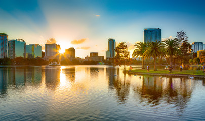 Sunset at Orlando - obrazy, fototapety, plakaty