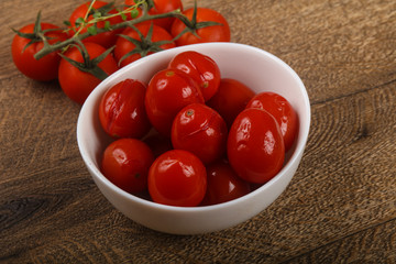 Pickled cherry tomatoes