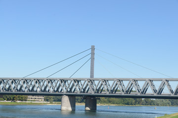 Fototapeta na wymiar Karlsruhe Rheinbrücke