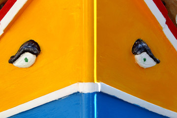 Ozdobne łodzie rybackie w porcie Marsaxlokk na Malcie - obrazy, fototapety, plakaty