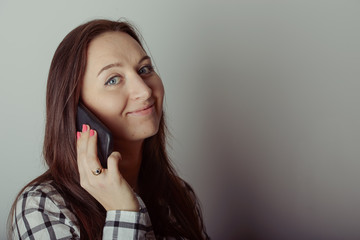 Brunette girl at phonetalk