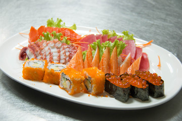  set of nice presentation sushi dish