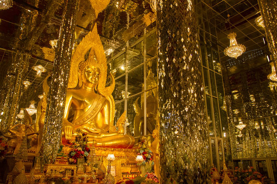 Uthai Thani, Thailand - December, 18, 2016 : Golden Buddha statu