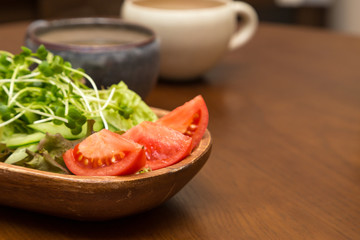 green salad and tomato