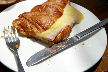 croissant ham Cheese