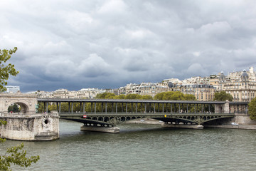 Obraz premium le Pont de Bir Hakeim 