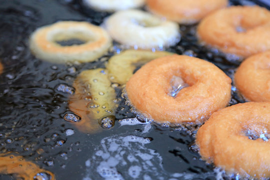 rosquillas fritas en aceite an&iacute;s donuts U84A0804-f16