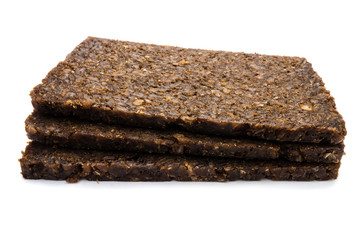 Pumpernickel auf weißen Hintergrund