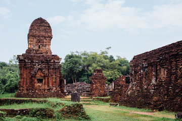 Fototapeta na wymiar Asian temple ruins in the jungle