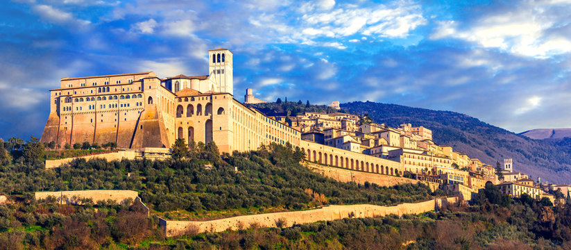 Fototapeta Impressive medieval Assisi town - religios center of Umbria. Italy