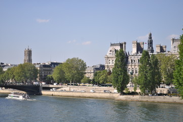 Fototapeta na wymiar Bridge in Paris