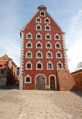 Spichlerz z murami obronnymi, Toruń, Polska, Old brick Granary in Toruń, Poland