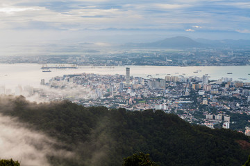 Obraz premium Cityscape, mountain and fog sea view for background