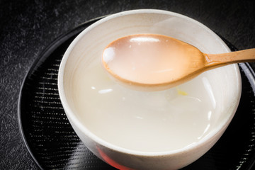 葛湯　 Hot sweet drink of kudzu starch gruel Japan - obrazy, fototapety, plakaty