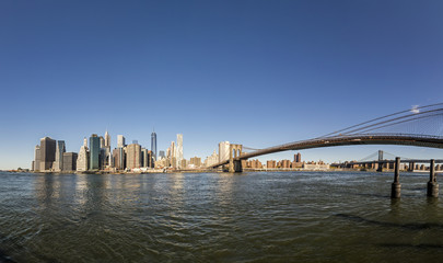 Fototapeta na wymiar manhattan skyline seen from Brooklyn side
