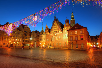 Rynek Wrocław kolorowe dekoracje na Boże Narodzenie © Patryk Michalski