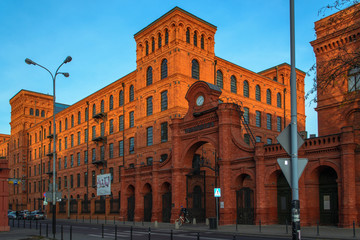 zabytkowe budynki z czerwonej cegły w Łodzi, Polska