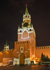 Fototapeta na wymiar Spasskaya tower of Moscow Kremlin illuminated at night